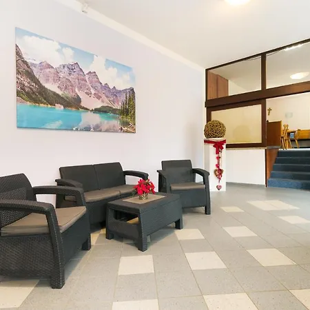 شقة Grubhof Castle Flat For Families